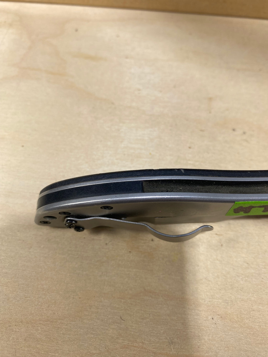 Kershaw CQC-6K 6034 #71. Light Usage. Ding on blade. Pocket clip little bent out.
