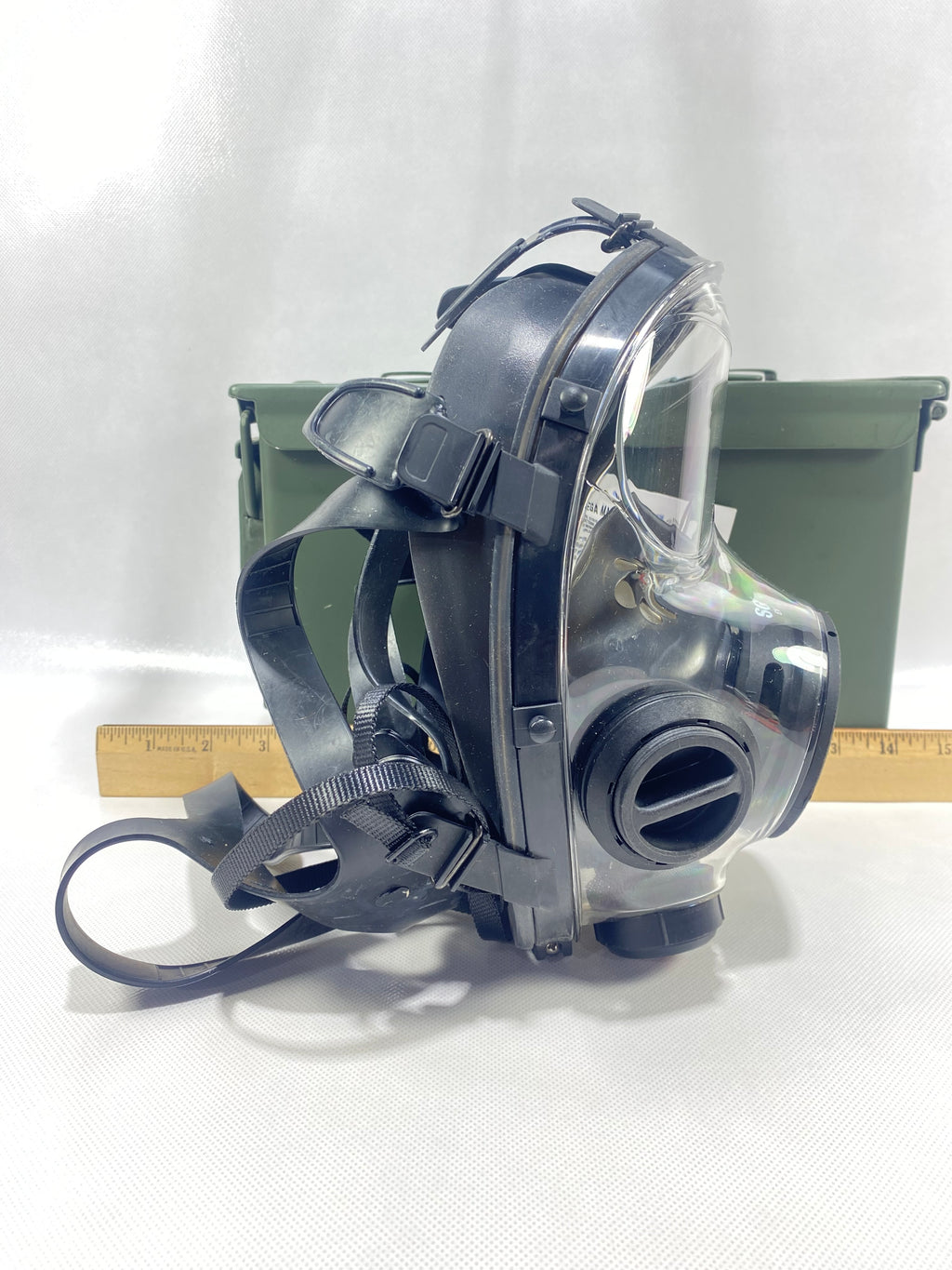 Mestel SGE 400/3 Full Face Mask. Made in Italy. NEW - No Indication of Usage. Medium-Large. Expired Warranty. New old stock.