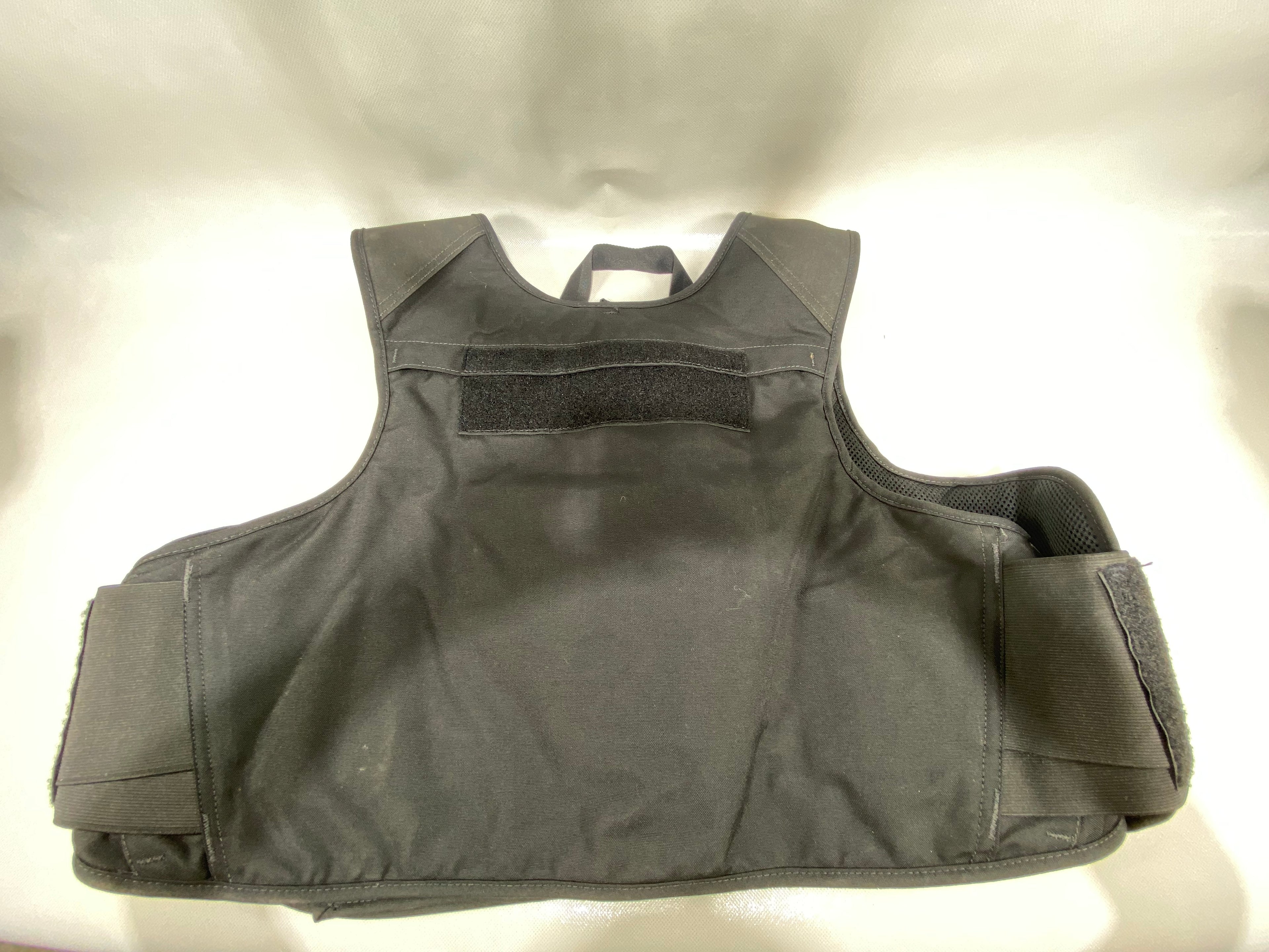 Pre-Owned Safariland V1 FO CLN armor carrier. (X LARGE)