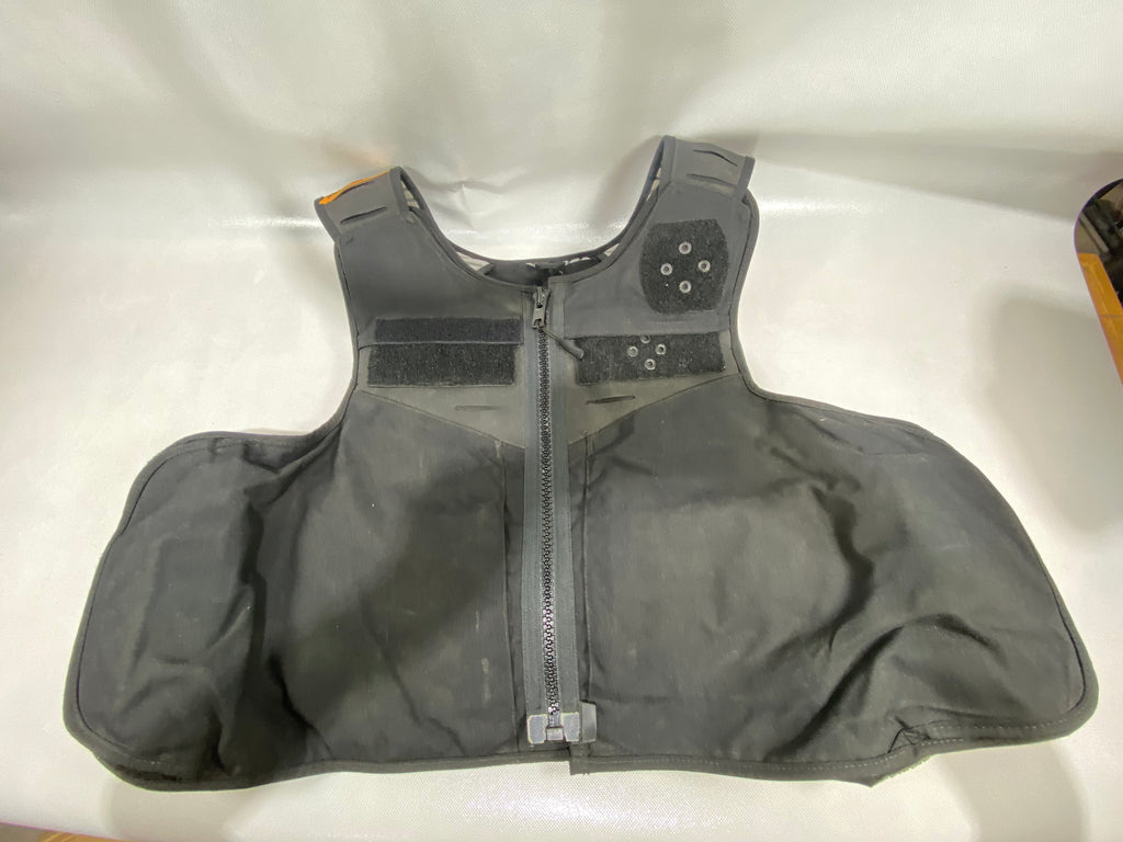 Pre-Owned Safariland V1 FO CLN armor carrier. (LARGE)
