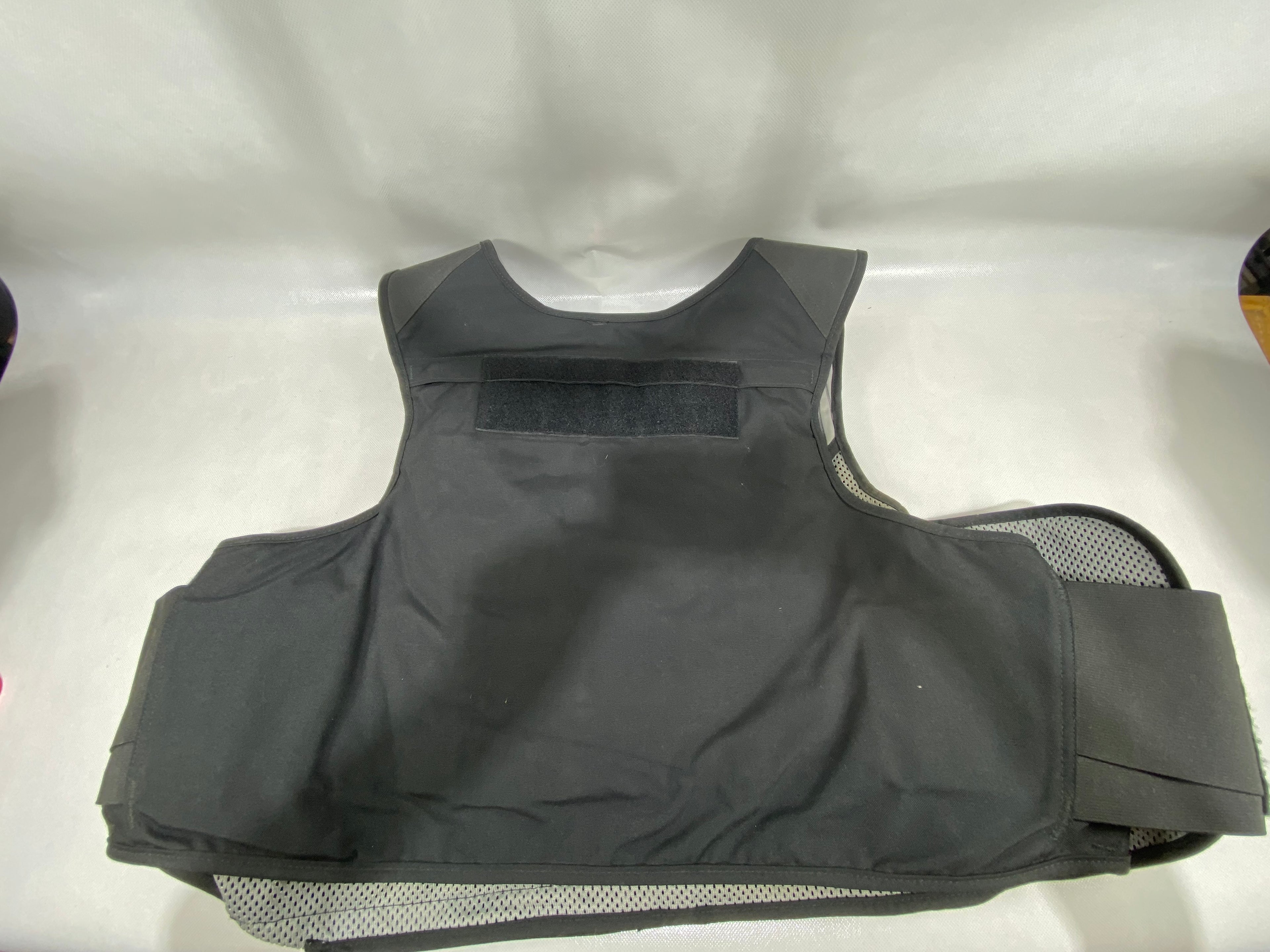 Pre-Owned Safariland V1 FO CLN armor carrier. (XXX LARGE)