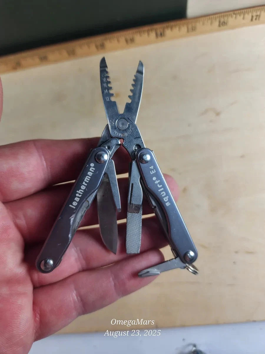 Leatherman Squirt E4 ATF training. Rare and Discontinued
