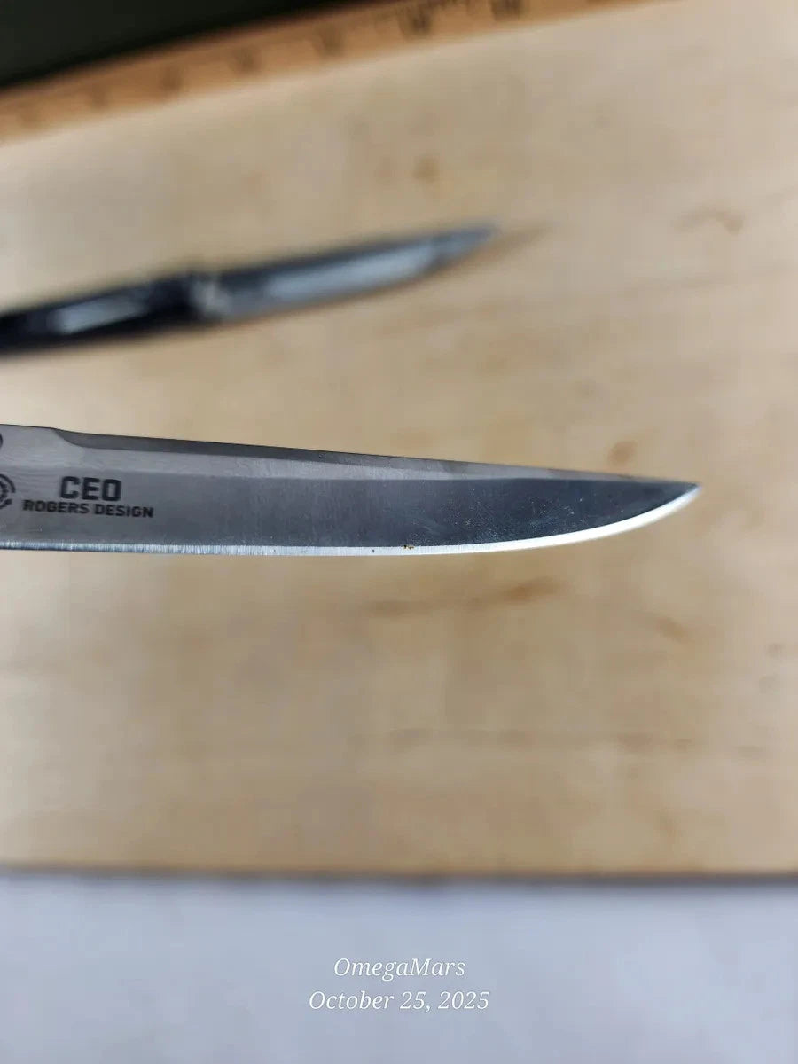 CRKT CEO Thumbstud 7096V - LIGHT USAGE