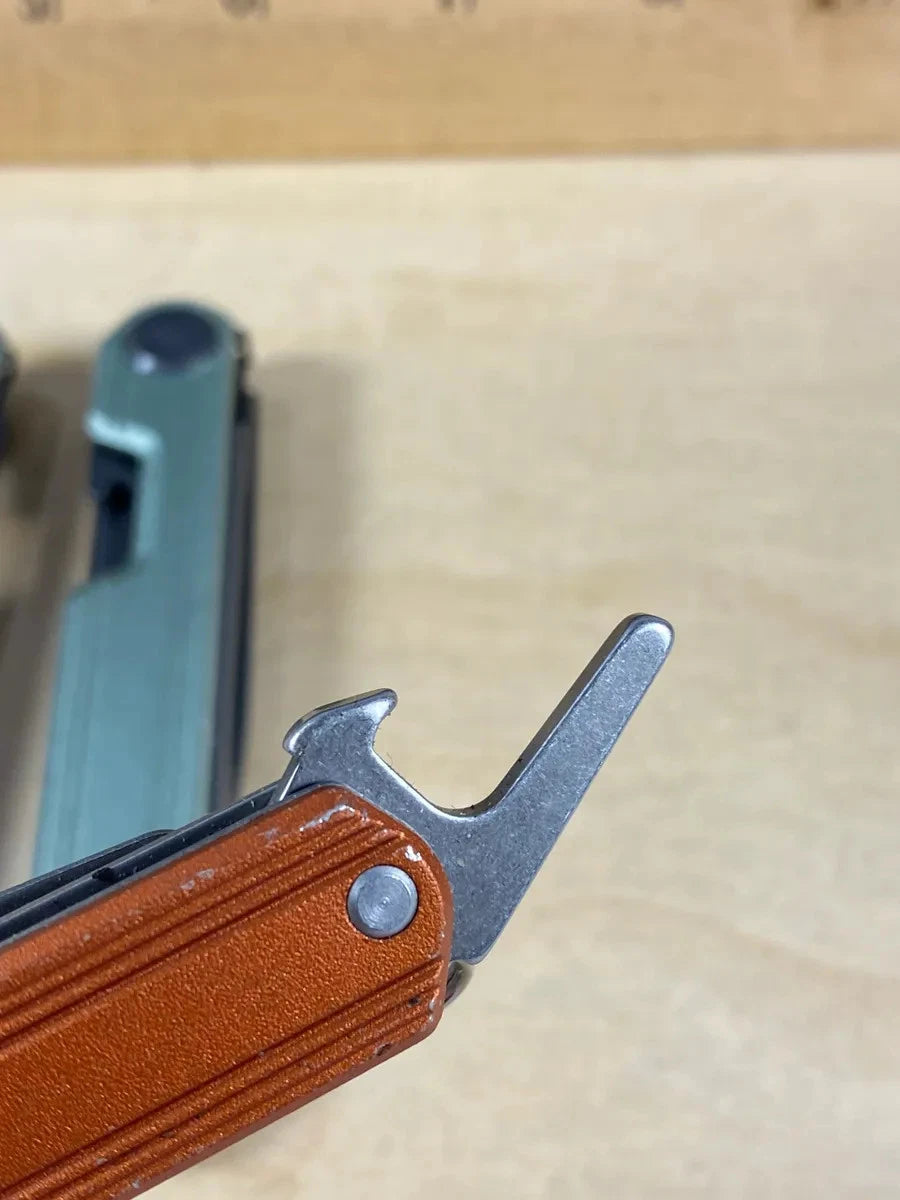 GERBER Armbar Slim Cut EDC Pocket Knife Multitool - Light Usage