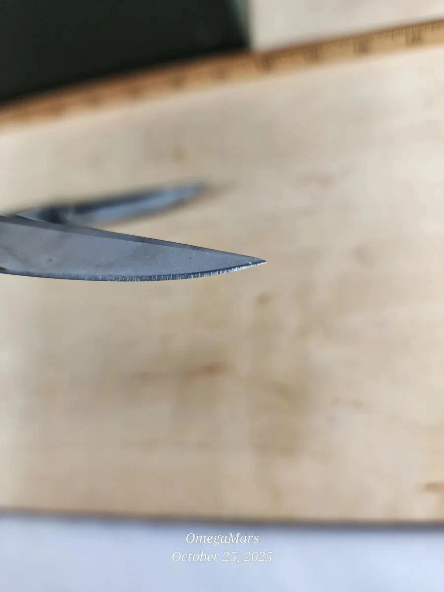 CRKT CEO Thumbstud 7096V - LIGHT USAGE
