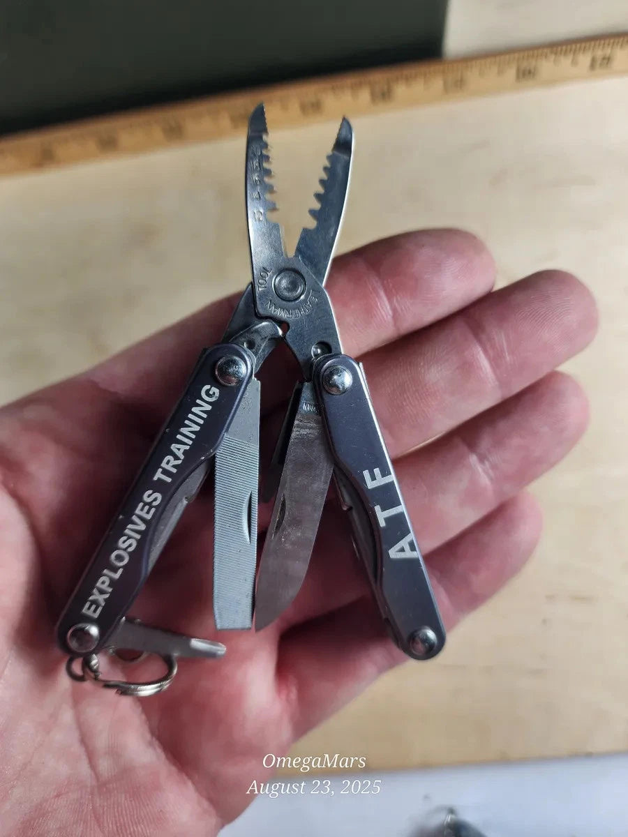 Leatherman Squirt E4 ATF training. Rare and Discontinued